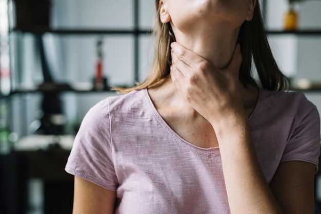 Почему иногда нужно удалять миндалины в горле?